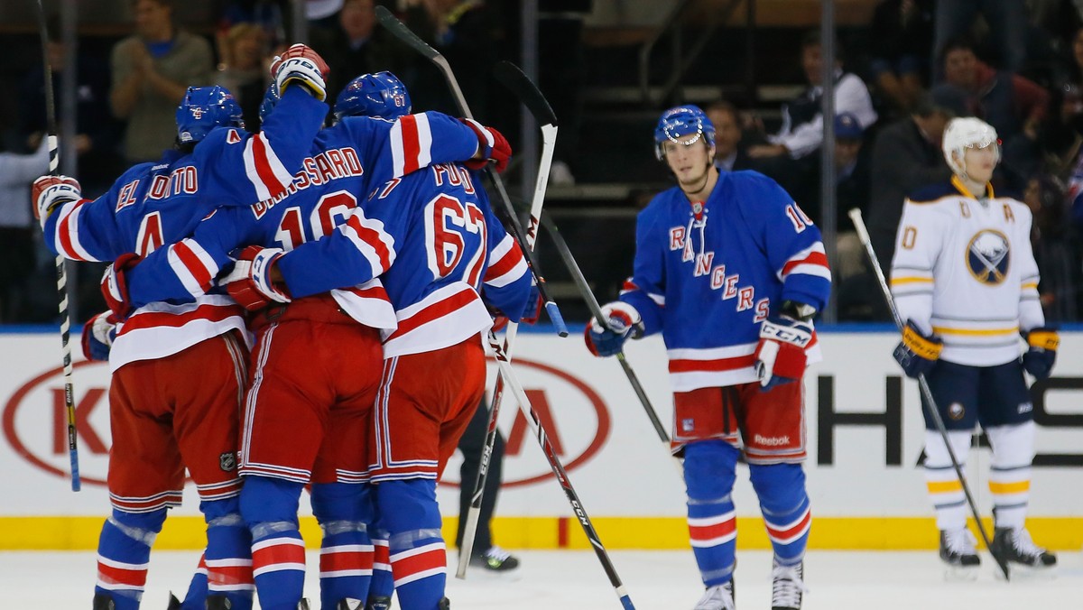 W drugim meczu przed własną publicznością New York Rangers odnieśli zwycięstwo 2:0 nad Buffalo Sabres. Gdyby nie Ryan Miller w bramce, Sabres zostaliby w Nowym Jorku rozgromieni.