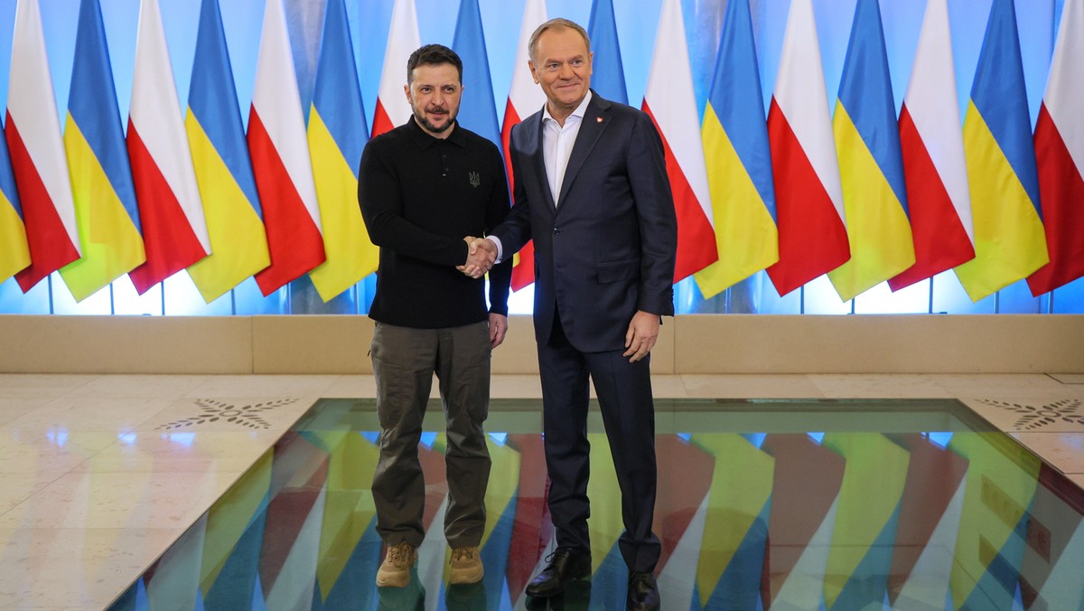 Wołodymyr Zełenski w specjalnym wywiadzie mówi, że Ukraina nie prowadzi żadnych negocjacji z Rosją, podkreślając wpływ Stanów Zjednoczonych na sytuację [Źródło: Onet]