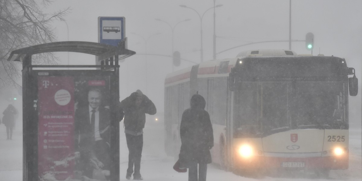 Oleg przemieszcza się nad Polskę i sieje zniszczenie. Dotarł już do Wrocławia.