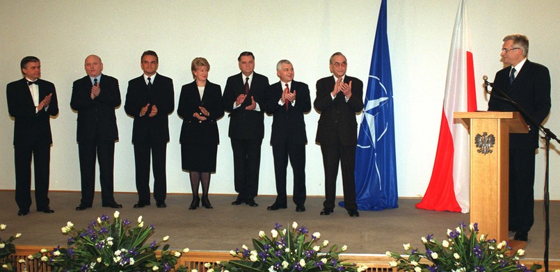 Buzek / Mazowiecki / Bielecki / Olszewski / Suchocka / Pawlak / Oleksy / Cimoszewicz.