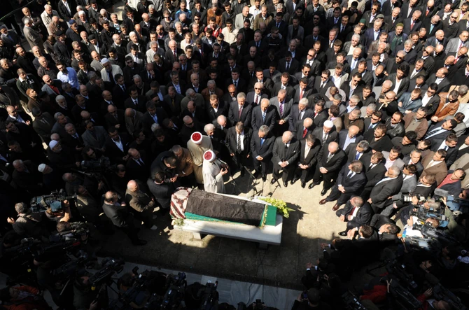 Sultanija Neslišah preminula je 2012. godine