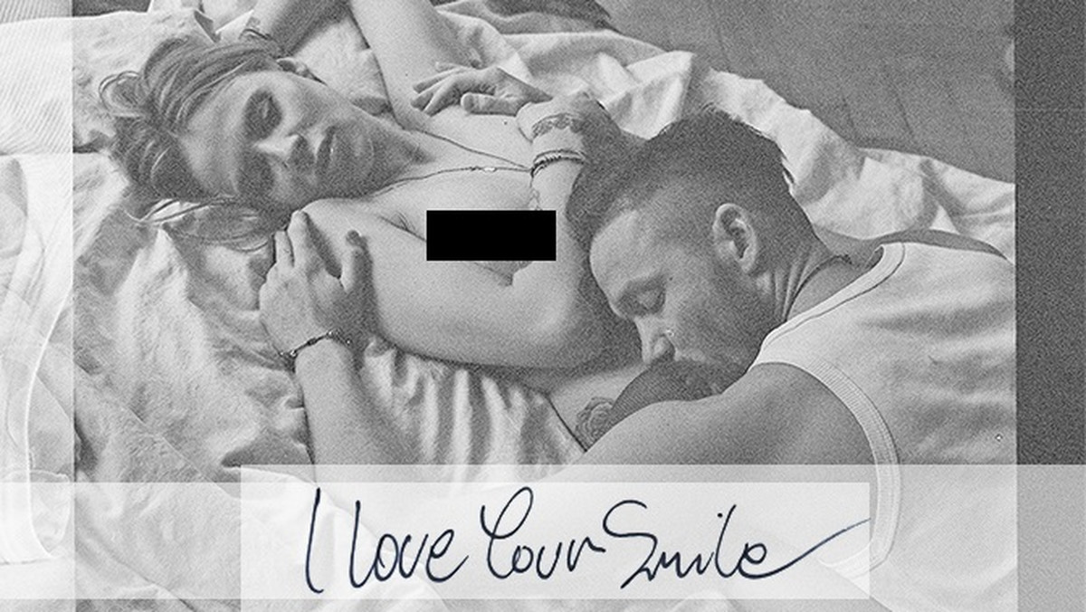 W sieci pojawił się singiel Wojciecha Mazolewskiego i Natalii Przybysz. Utwór "I Love You Smile" zilustrowany został zdjęciem muzyka i Mai Sablewskiej, na którym widać jej nagą pierś.