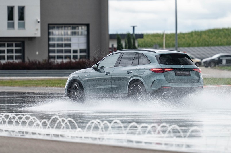 Summer Driving Experience by Mercedes-Benz