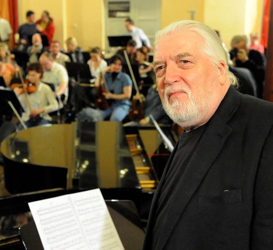 Jon Lord podczas próby przed koncertem z węgierską Gyoer Philharmonic Orchestra – 24 marca 2010