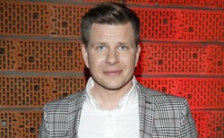 Filip Chajzer na zdjęciu z ciężarną partnerką. Porównuje ją z Lewandowską i Chodakowską