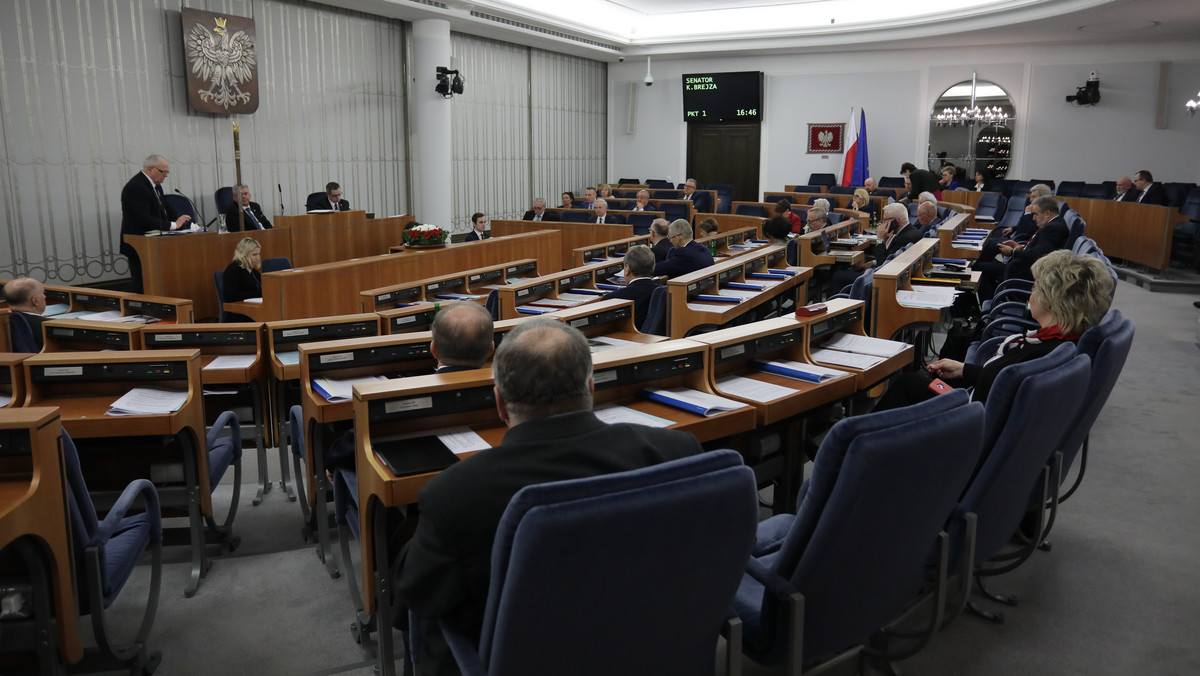 Senat przez trzy dni prowadził debatę na temat noweli ustaw sądowych, którą w grudniu przyjął Sejm. Dziś liczbą 51 głosów odrzucono projekt w całości. Posłowie PiS wcześniej opowiadali się za przyjęciem ustawy.