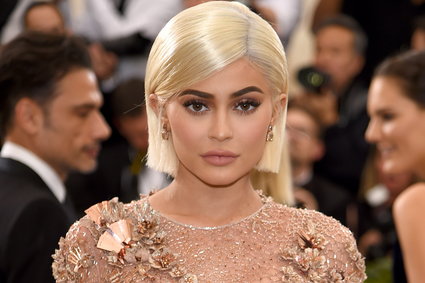 Fani przekazują swoje pieniądze Kylie Jenner. Chcą, by została najmłodszą miliarderką na świecie