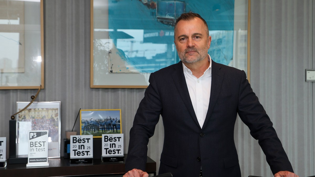 Majkl Mišel, Yettel