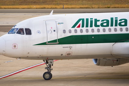 Alitalia jeszcze do uratowania? Włoska kolej prosi o więcej czasu