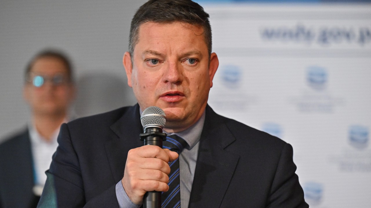 Rząd wydał wyrok na Wody Polskie. Wiceminister: dziurawe dachy, brak fundamentów [WYWIAD]