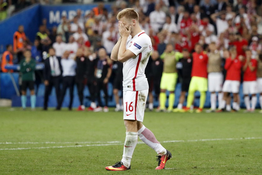 Łzy smutku Polaków po odpadnięciu z Euro 2016. GALERIA