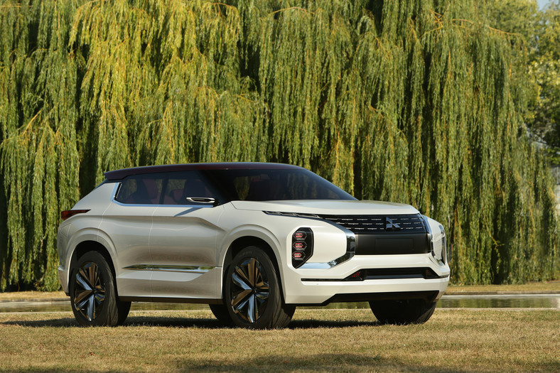 Mitsubishi GT-PHEV Concept