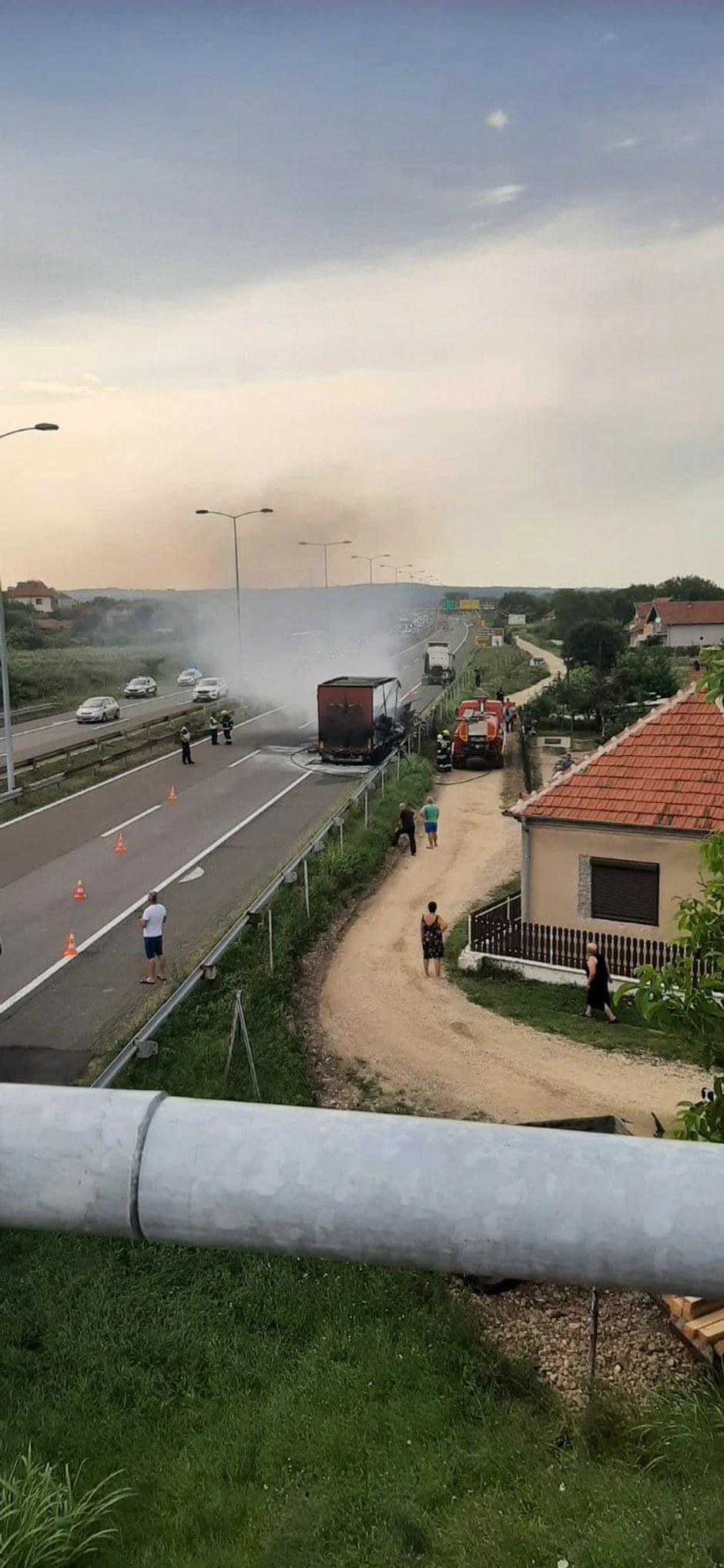 Izgoreo šleper kod Velike Plane