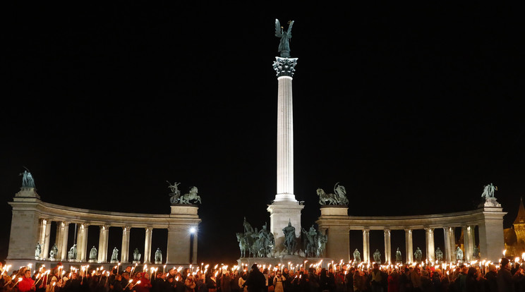 Hősök tere, Greenpeace / Fotó: Fuszek Gábor