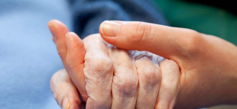 Przełom w leczeniu Alzheimera. Prezes Roche ostrożny pomimo sukcesu konkurencji