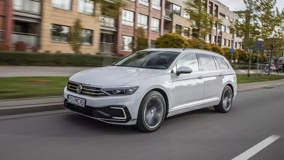  Volkswagen Passat GTE – na benzynę i na prąd