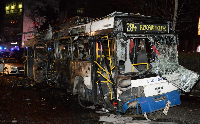 Ankara, Turcja. Zamach bombowy w centrum miasta. Jest wielu zabitych