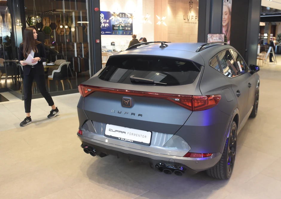 Priliku ćete imati sve do 30. septembra ako posetite “Galeriju automobila” u najvećem tržnom centru u regionu