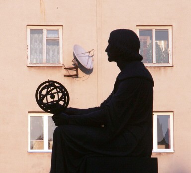 POLAND-KOPERNIK-MONUMENT-FEATURE