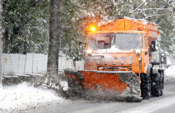 Śnieg nie odpuszcza w Małopolsce. 5 tys. gpspodarstw nie ma prądu, trudna sytuacja na drogach