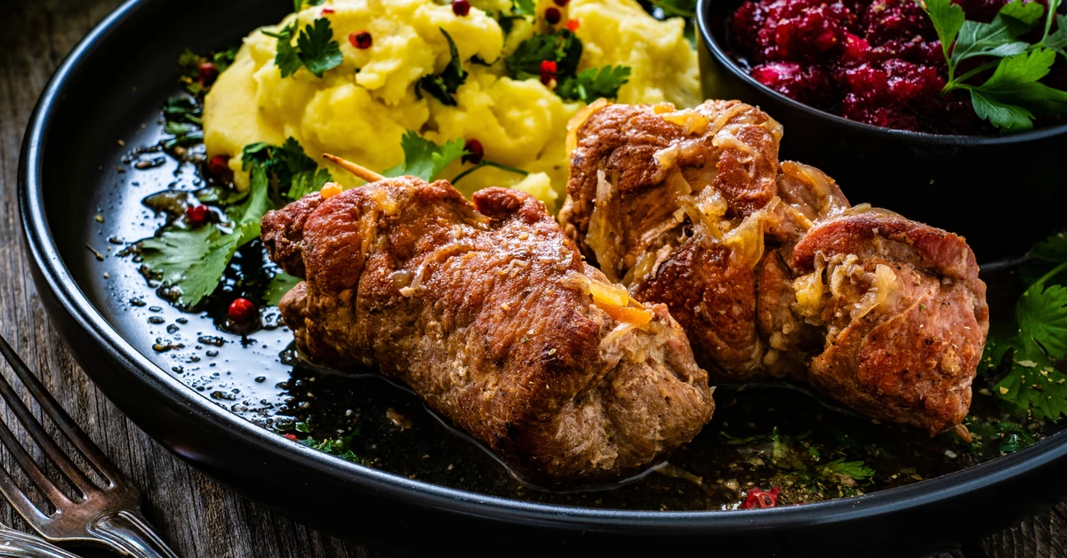 Roladki ze schabu z warzywami. Alternatywa dla schabowego od Jakuba Kuronia