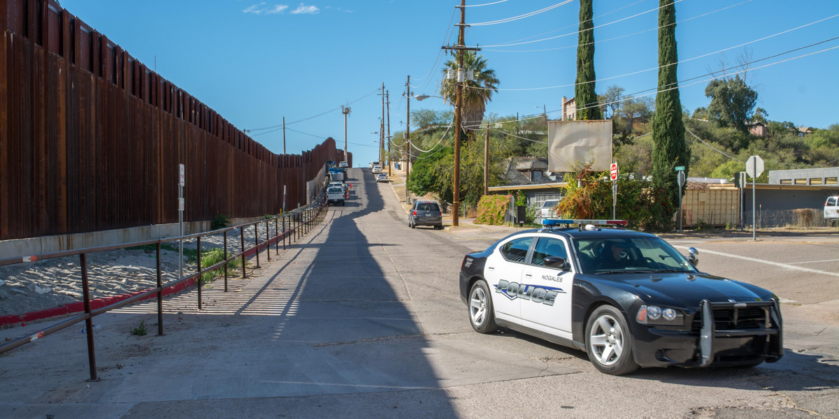 Policja amerykańska na granicy z Meksykiem
