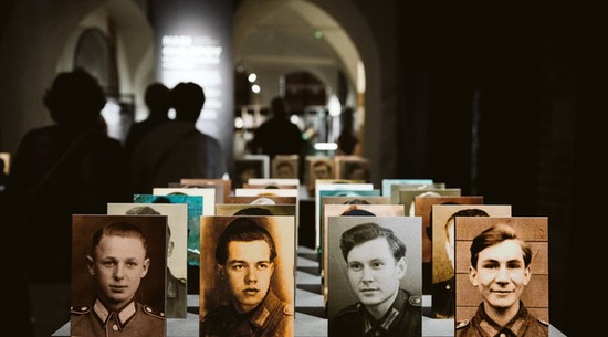 Pisarz uderzył w legendę Powstania Warszawskiego. "Wykorzystywanie dzieci do walki"