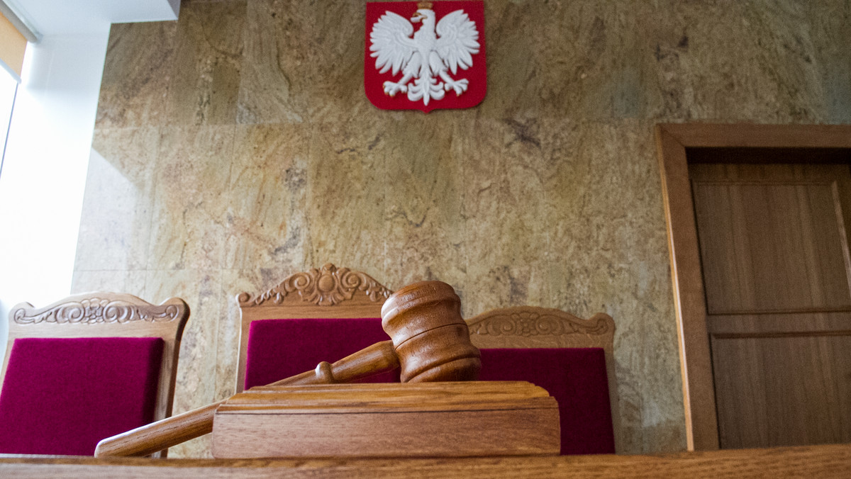 16 czerwca w Sądzie Okręgowym w Warszawie ma ruszyć proces obywatela Białorusi Aliaksandra L., oskarżonego o szpiegostwo - dowiedziała się PAP w źródłach sądowych. Podsądnemu grozi do 10 lat więzienia. Proces będzie się odbywał niejawnie, w specjalnie zabezpieczonej sali sądu okręgowego.