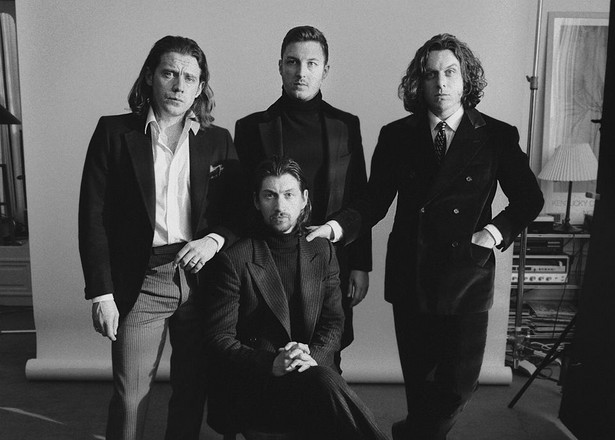 Arctic Monkeys z nową płytą i nowym teledyskiem. Nie milkną komentarze po zaskakujacej premierze