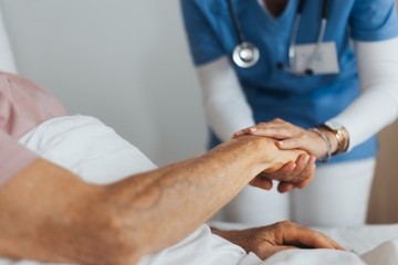 Átmenetileg a Semmelweis Egyetem Baross utcai épületébe költözik az Országos Gerincgyógyászati Központ fekvőbeteg-ellátása