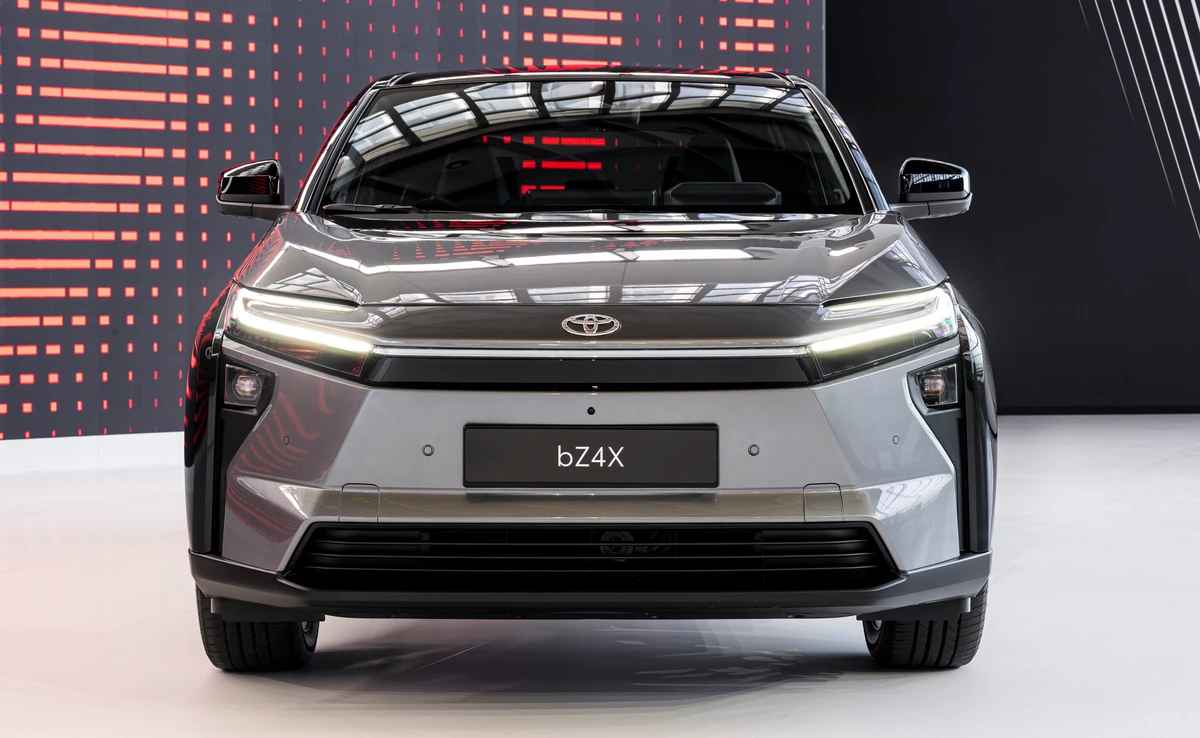 Nowa Toyota Touring wjeżdża do Polski. Jest duża, szybka i wygodna. Ile kosztuje?