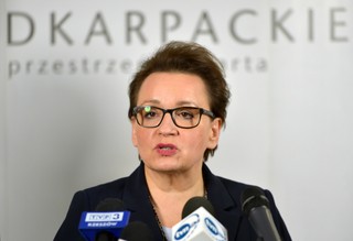 PO: Szefowa MEN chce dać podwyżkę części nauczycieli, obniżając wynagrodzenie innym