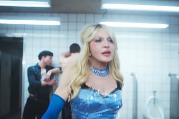 MADONA PONOVO ŠOKIRA Novi video izazvao LAVINU REAKCIJA: Sce