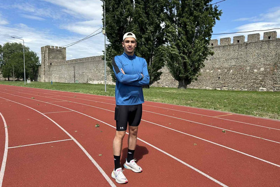 NA POLA PUTA DO HUMANOG CILJA Borisova trka humanosti - mladi Smederevac trči 540 kilometara, a Fondacija Mozzart donira sredstva za lečenje njegovih sugrađana