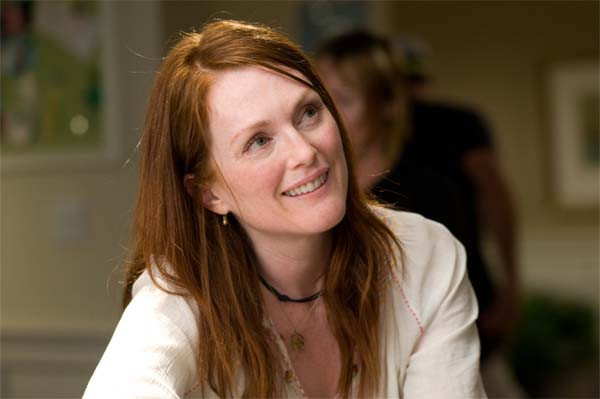 Julianne Moore w filmie "Wszystko w porządku" (reż. Lisa Chodolenko)