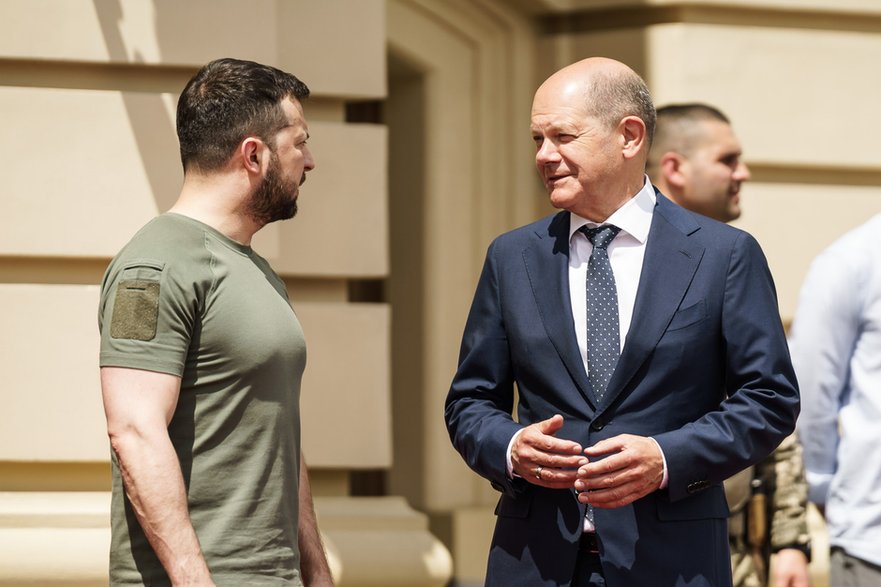 Kanclerz Niemiec Olaf Scholz i prezydent Ukrainy Wołodymyr Zełenski