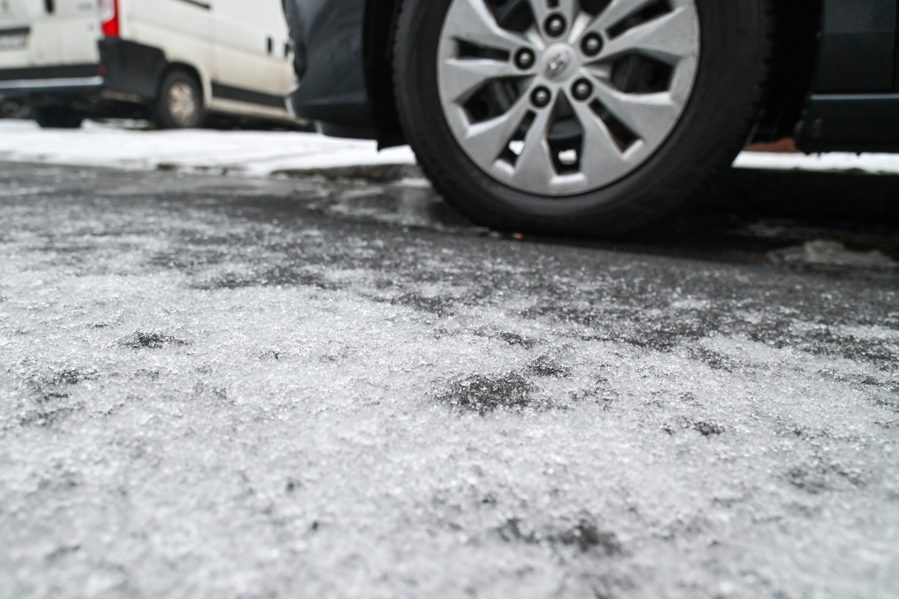 Alert IMGW: Oblodzenie w 13 województwach dziś od godziny 15:00