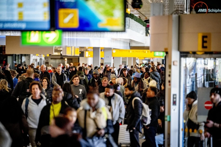 Putnici na aerodromu Shiphol u Holandiji