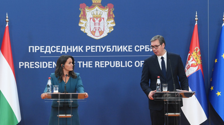 Novák Katalin köztársasági elnök és Aleksandar Vucic szerb államfő sajtótájékoztatója a Szerbia Palotában Belgrádban 2022. szeptember 9-én /Fotó: MTI/Bruzák Noémi