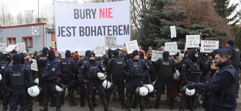 V Marsz Pamięci Żołnierzy Wyklętych w Hajnówce. Policja wynosiła Obywateli RP [WIDEO]