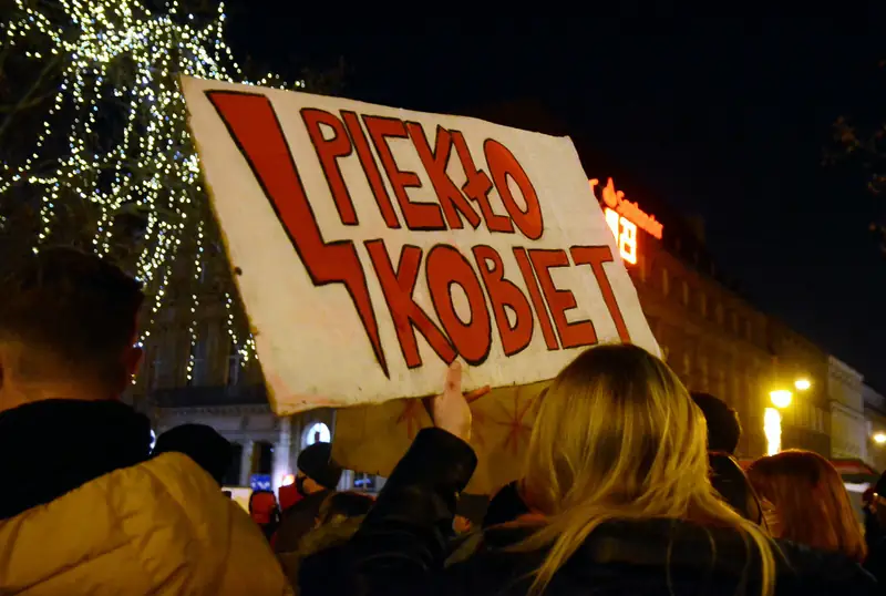 Baner podczas protestu Strajku Kobiet.