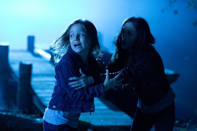 Winona Ryder i Izabela Vidovic w filmie 'W obronie własnej'