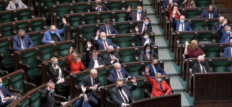 Sejm uchwalił budżet na 2021 rok. SZCZEGÓŁY