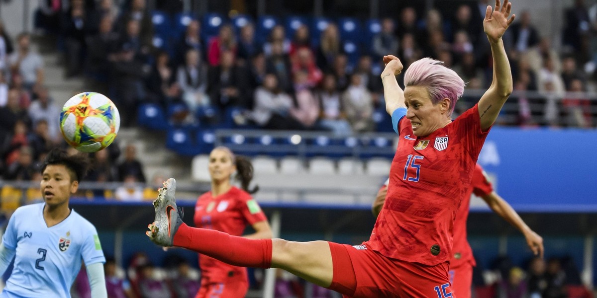 Na mundialu piłkarki zarobią zaledwie 7,5 proc. kwoty, jaką rok temu podczas turnieju w Rosji otrzymali piłkarze. Na zdjęciu Megan Rapinoe, reprezentantka Stanów Zjednoczonych.