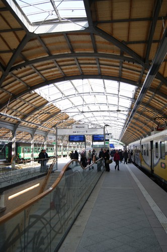 Peron 2 dworca Wrocław Główny po modernizacji