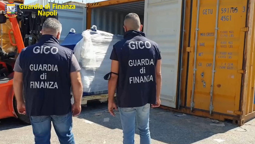 Włoska Gwardia Finansowa przechwyciła 14 ton amfetaminy o wartości miliarda euro
