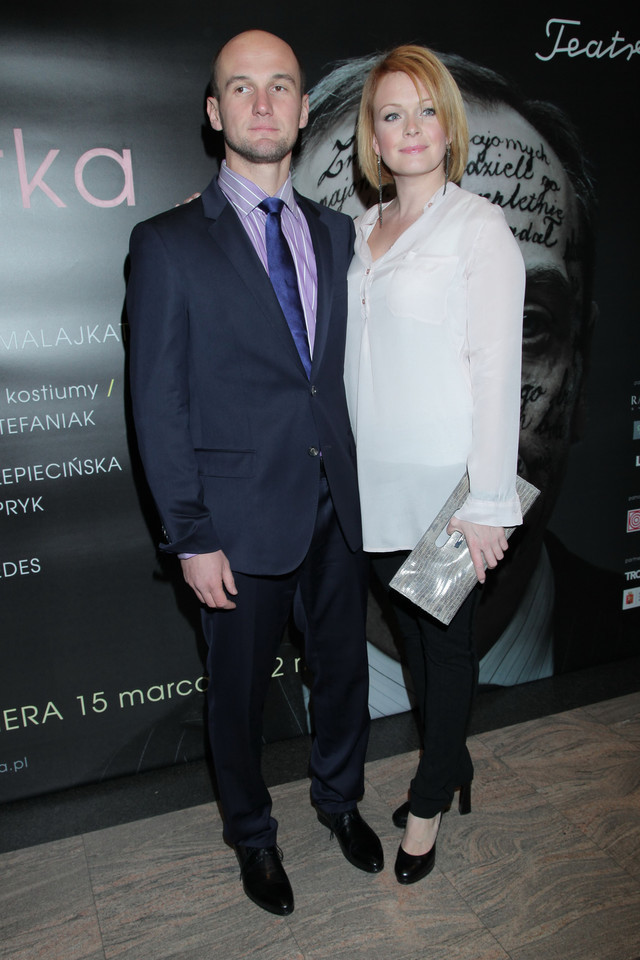 Daria Widawska z mężem Michałem Jarosińskim na premierze "Plotki" w Teatrze Syrena