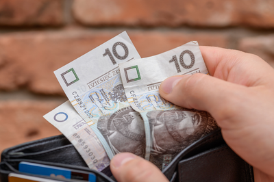 Czeka nas zaciskanie pasa? Emerytury mogą być pierwszą ofiarą rosnącego długu