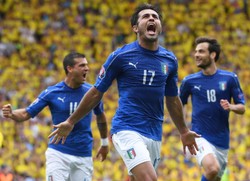 Włosi już w jednej 1/8 finału Euro 2016. Szwedzi polegli tuż przed końcem meczu. WIDEO