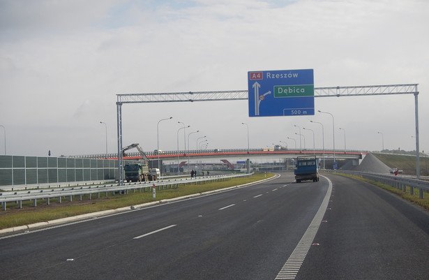 Kierowcy mogą jeździć odcinkiem autostrady A4 między Tarnowem a Dębicą. MAPA